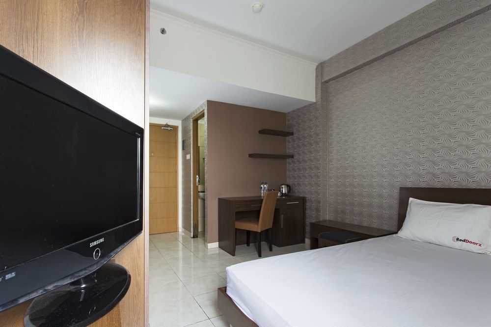 Reddoorz Apartment @ Margonda Residence Depok Dış mekan fotoğraf