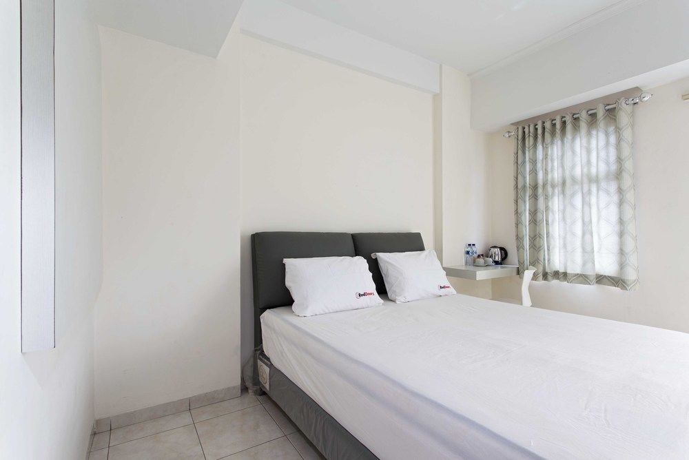 Reddoorz Apartment @ Margonda Residence Depok Dış mekan fotoğraf