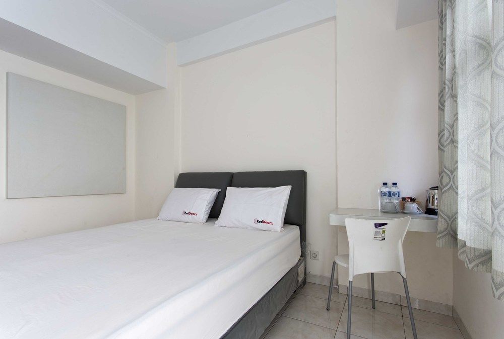 Reddoorz Apartment @ Margonda Residence Depok Dış mekan fotoğraf
