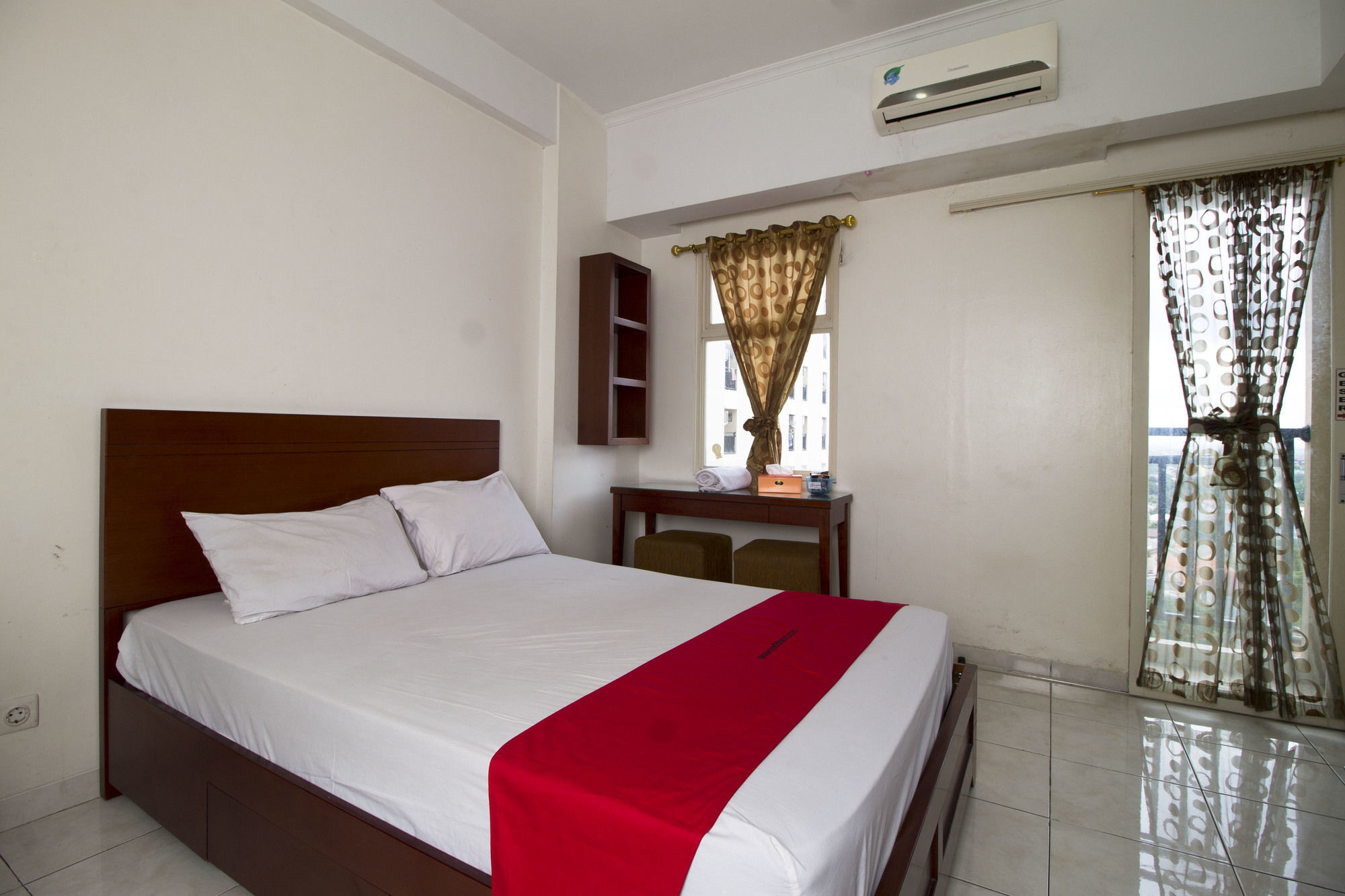 Reddoorz Apartment @ Margonda Residence Depok Dış mekan fotoğraf