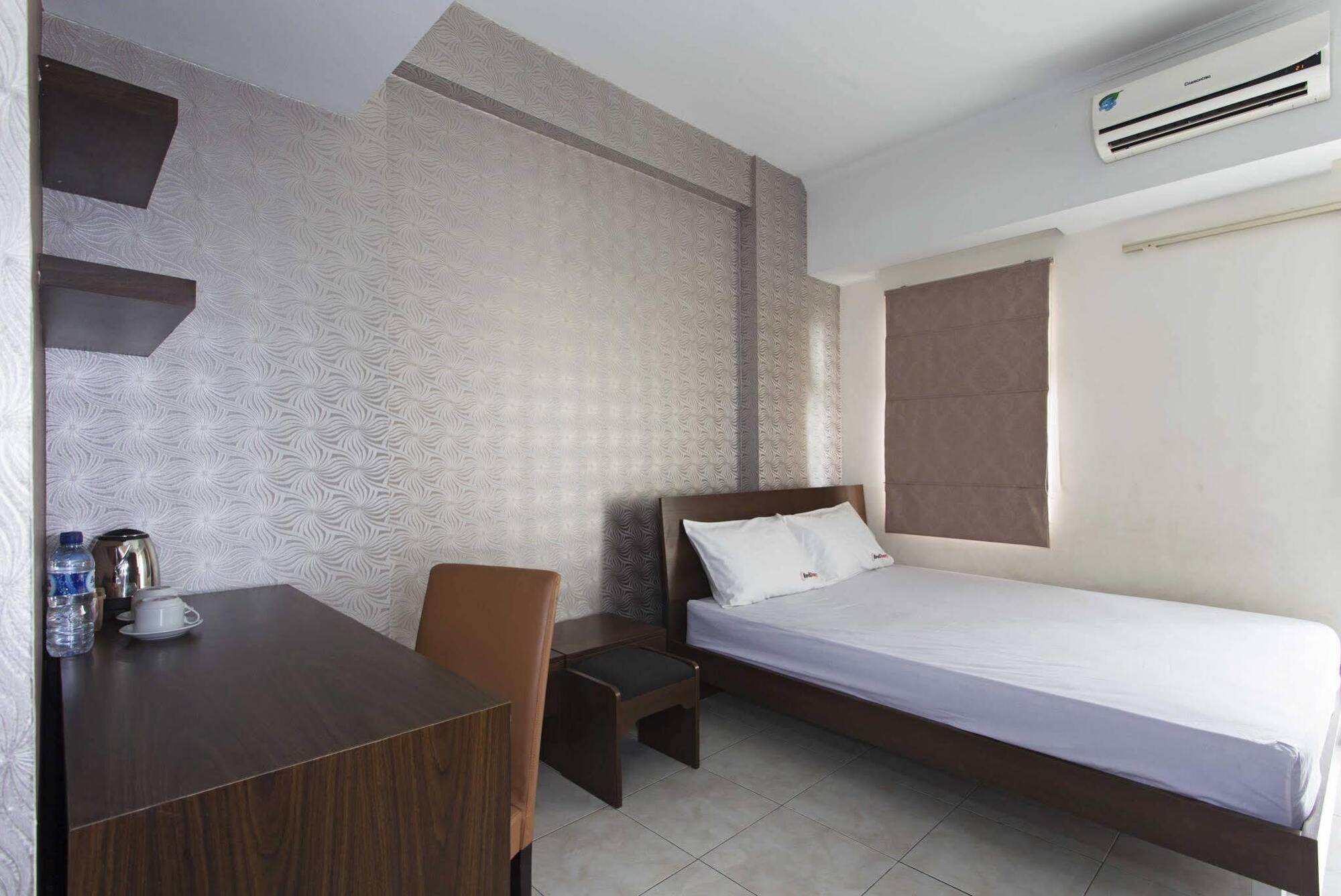 Reddoorz Apartment @ Margonda Residence Depok Dış mekan fotoğraf